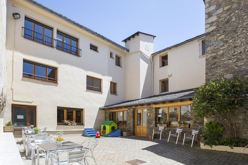 Alberg Anna Maria Janer Llivia Exterior foto